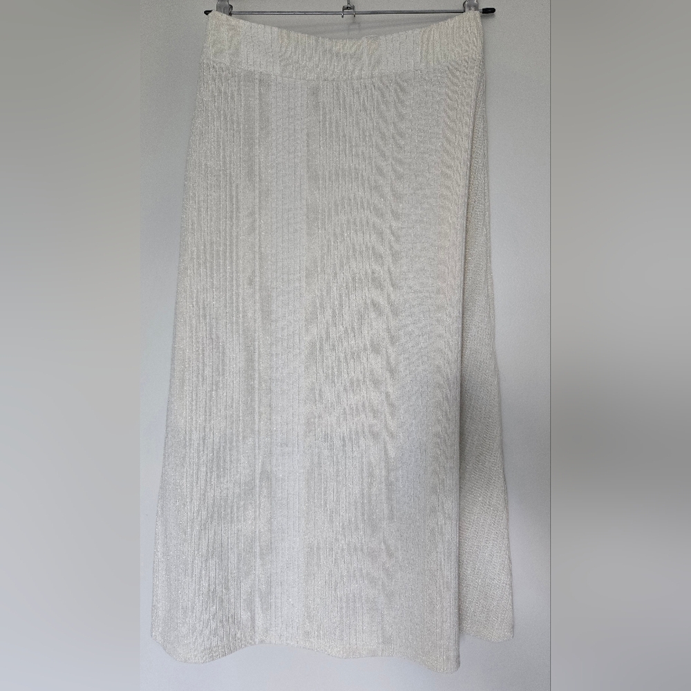 Elegant Cream Knit Skirt